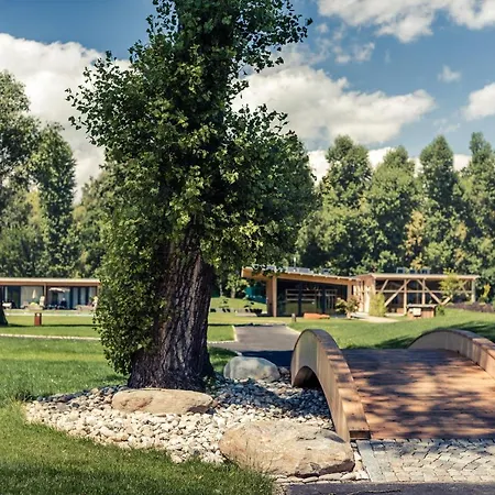 אתר נופש Resort Stromovka 4*