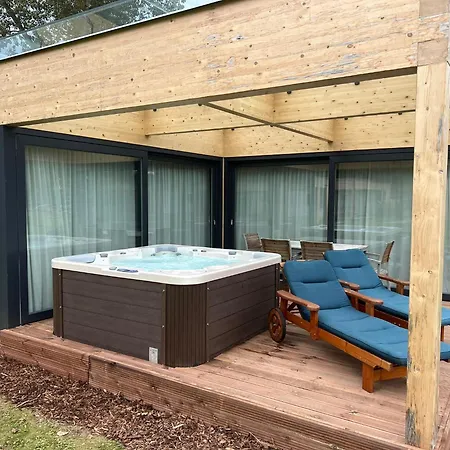 Villa Resort&Organic Spa - poslední volné chalety na Silvestra 4* Ceske Budejovice