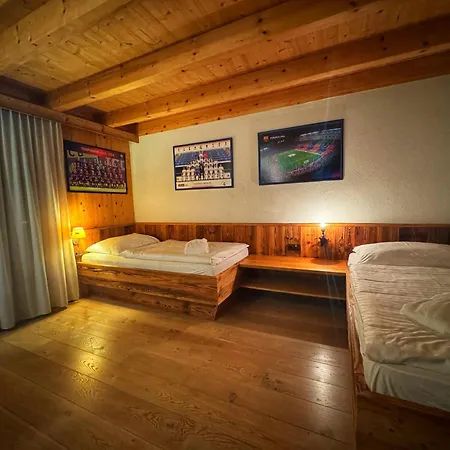 Luxusní tyrolský chalet s vířivkou v parkhotelu Villa Resort&Organic Spa Rezort